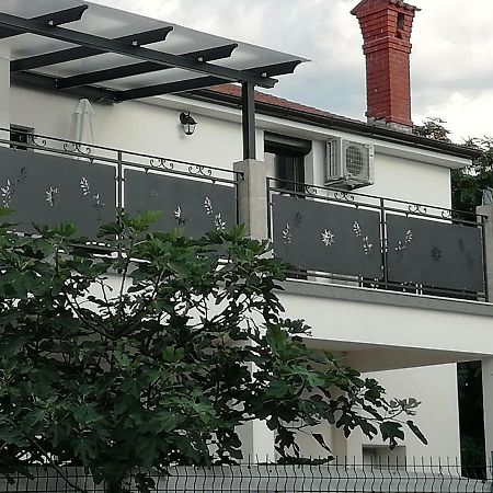 Apartmani Roberta Jurdani Buitenkant foto