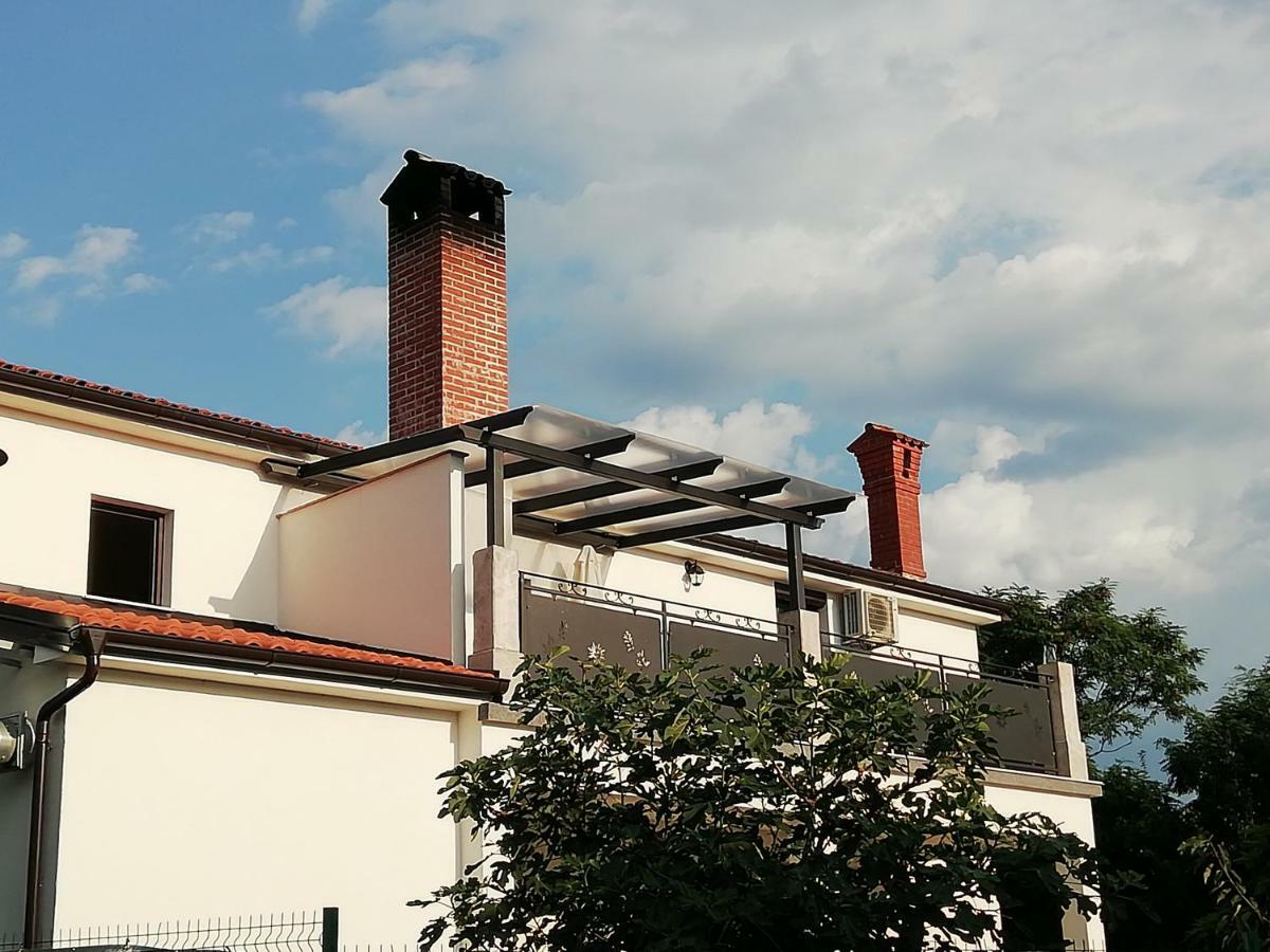 Apartmani Roberta Jurdani Buitenkant foto