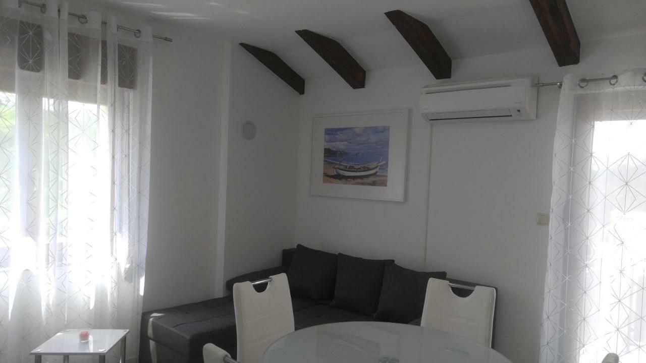 Apartmani Roberta Jurdani Buitenkant foto