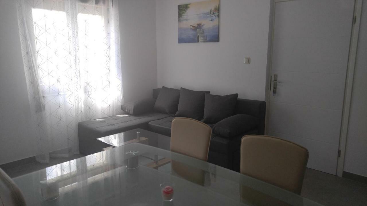 Apartmani Roberta Jurdani Buitenkant foto