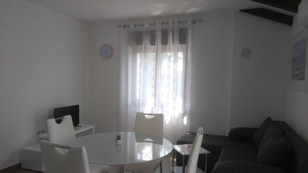Apartmani Roberta Jurdani Buitenkant foto