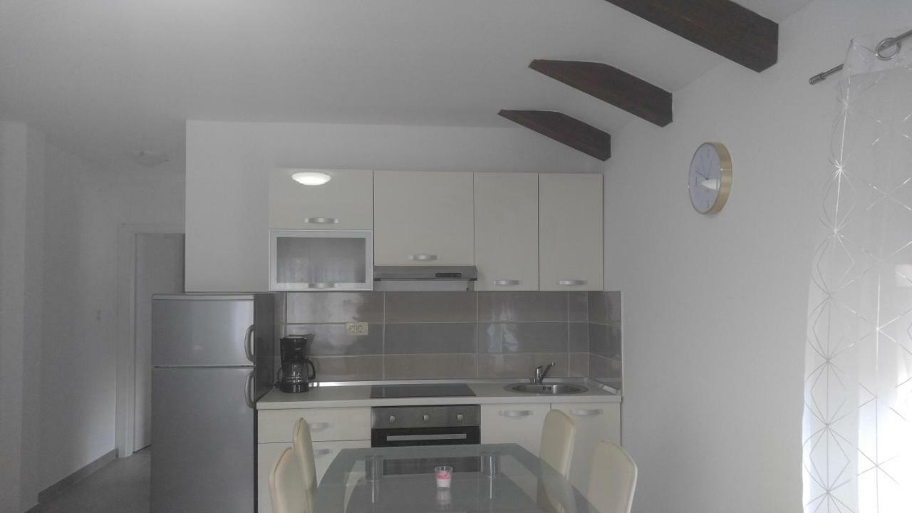 Apartmani Roberta Jurdani Buitenkant foto