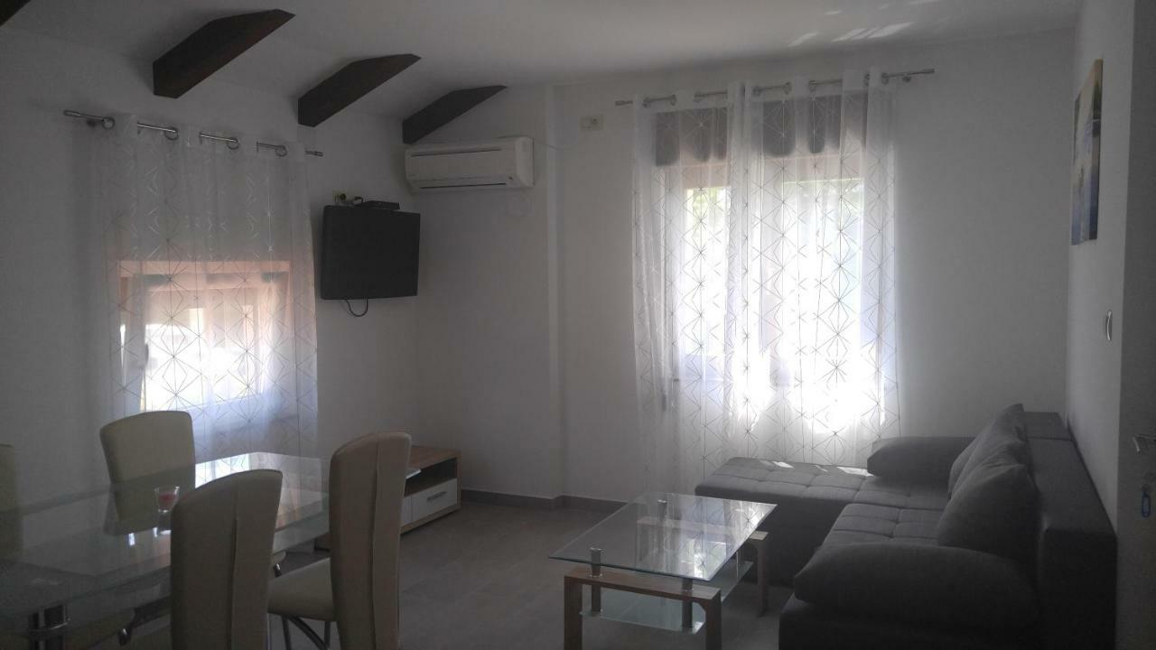 Apartmani Roberta Jurdani Buitenkant foto